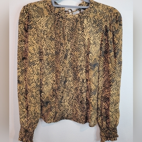 ZARA Snakeskin print Pintuck Pleats Blouse Size small - Picture 6 of 9